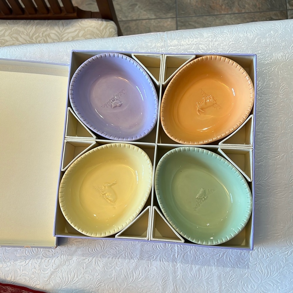 Williams Sonoma spring embossed ramekins